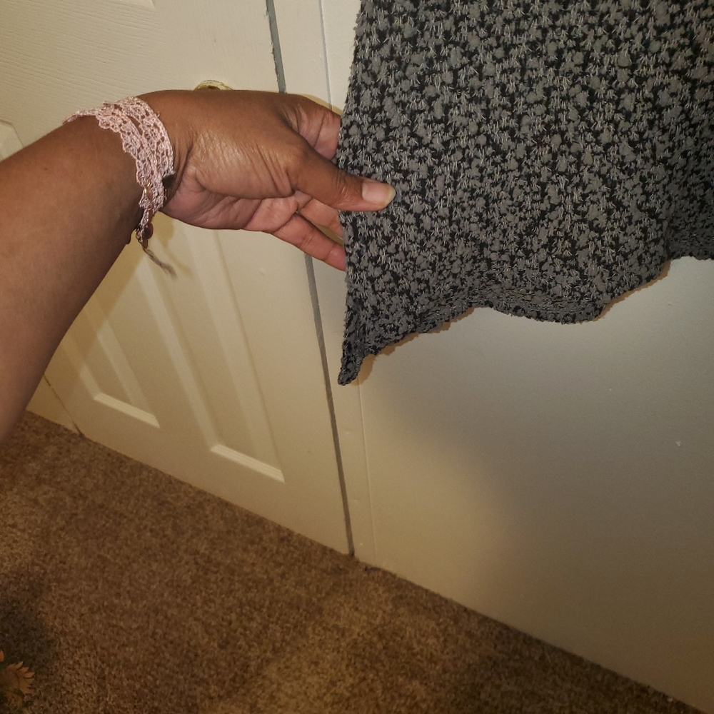 Aeropostale Black and Gray Textured Scoop Neck Sweater - Picture 8 of 10